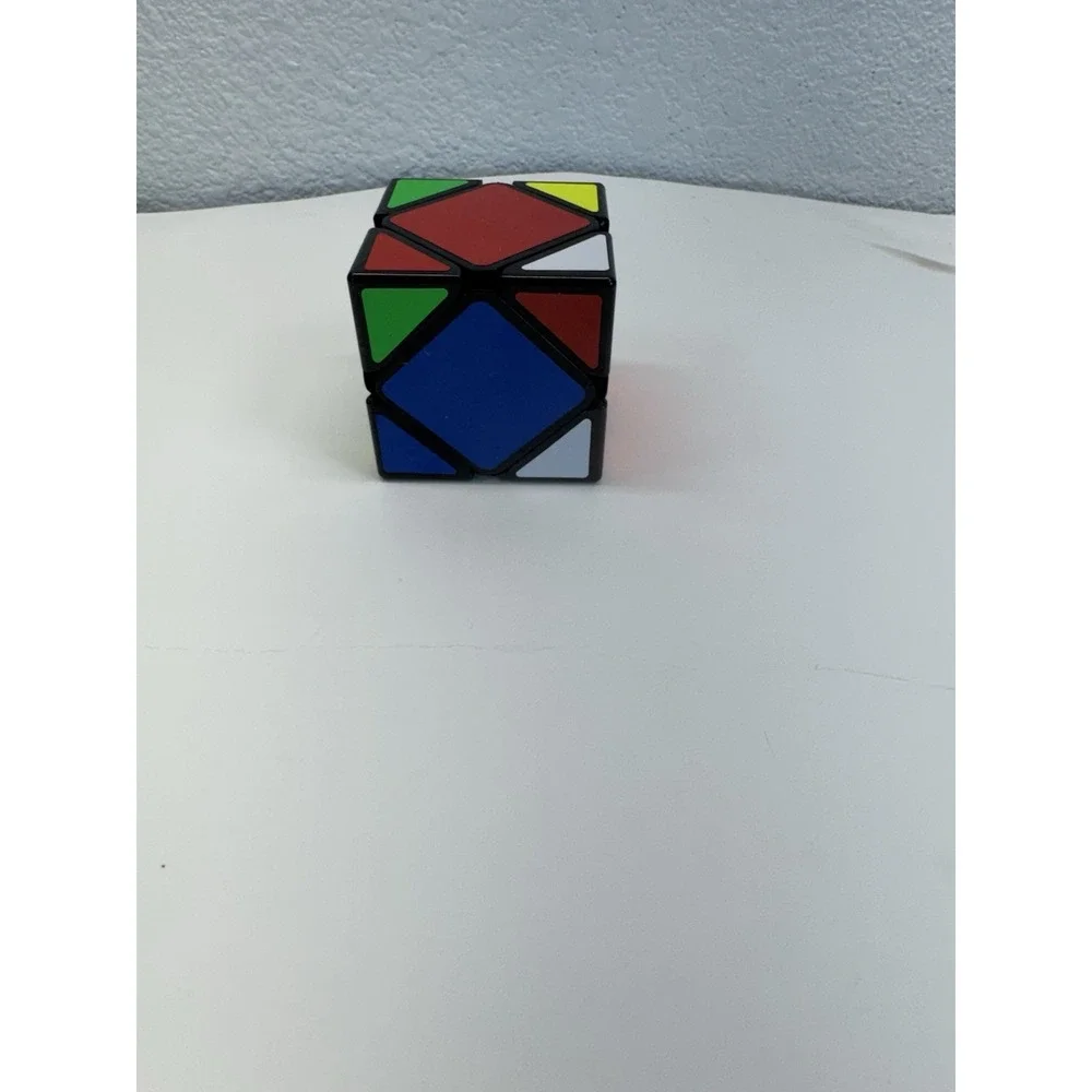 QiYi Skewb Speed Cube Black Plastic Magic Twist Puzzle 6970647061624